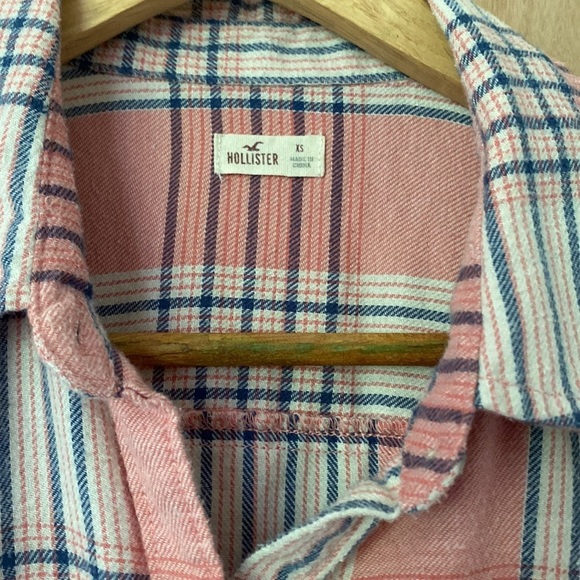 Hollister pink plaid button down long sleeve shirt. Size XS - Picture 2 of 8